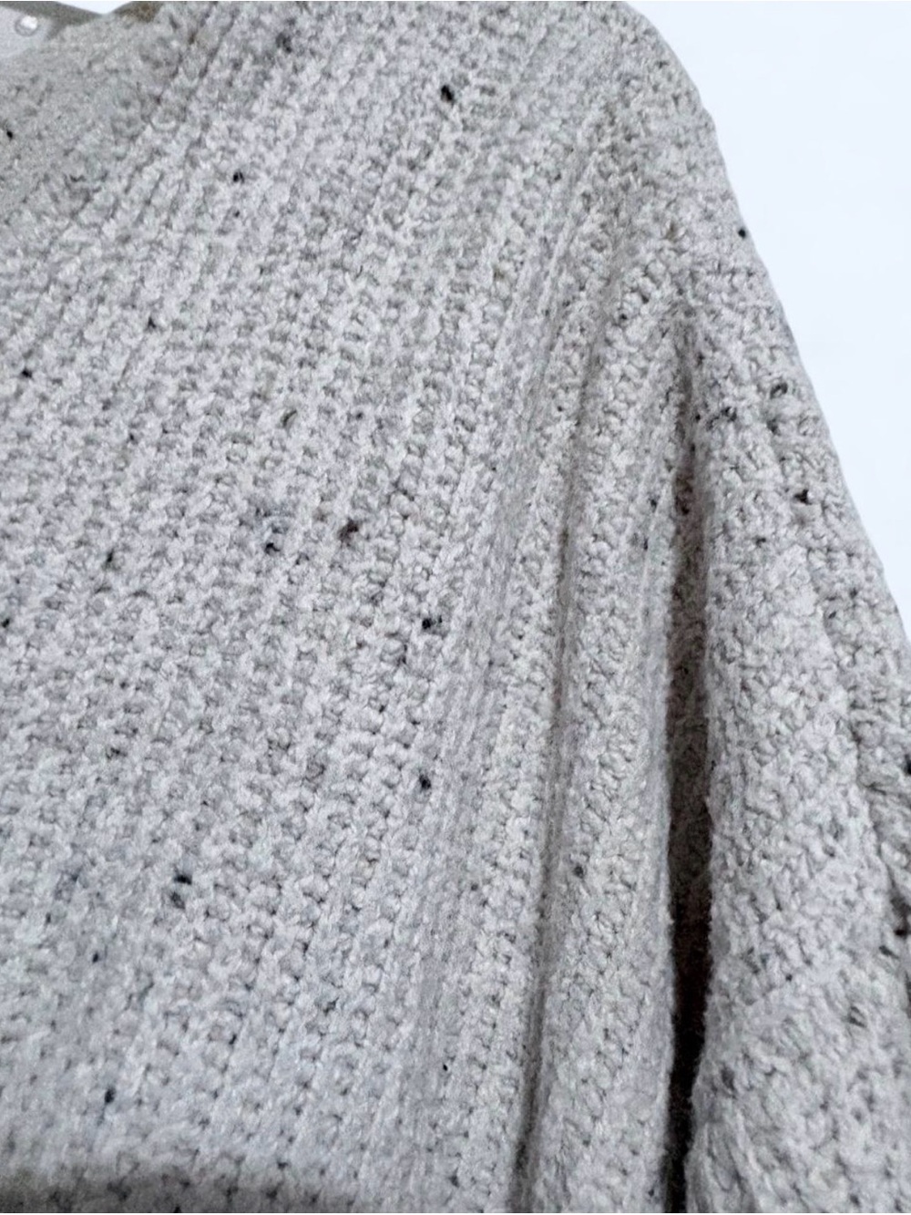 ruby moon Light Gray V-Neck Ribbed Knit Sweater - Picture 4 of 6